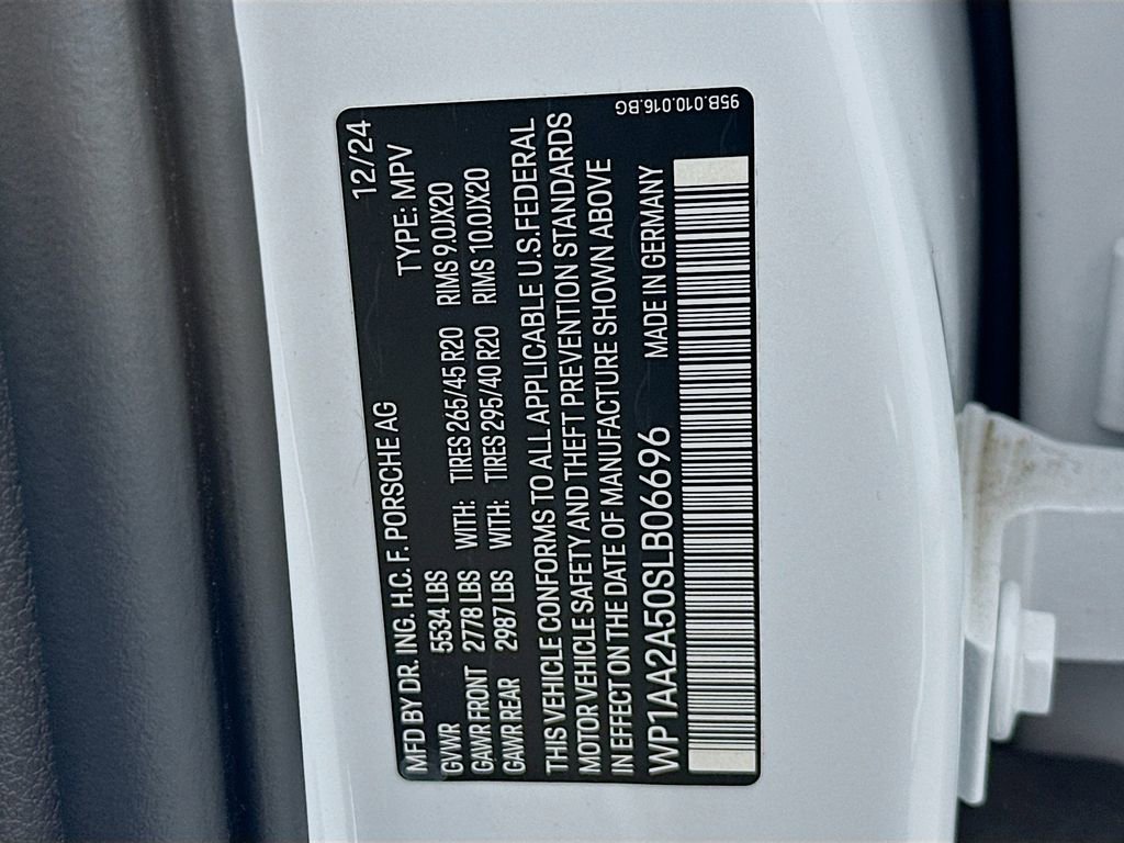 New 2025 Porsche Macan image 35