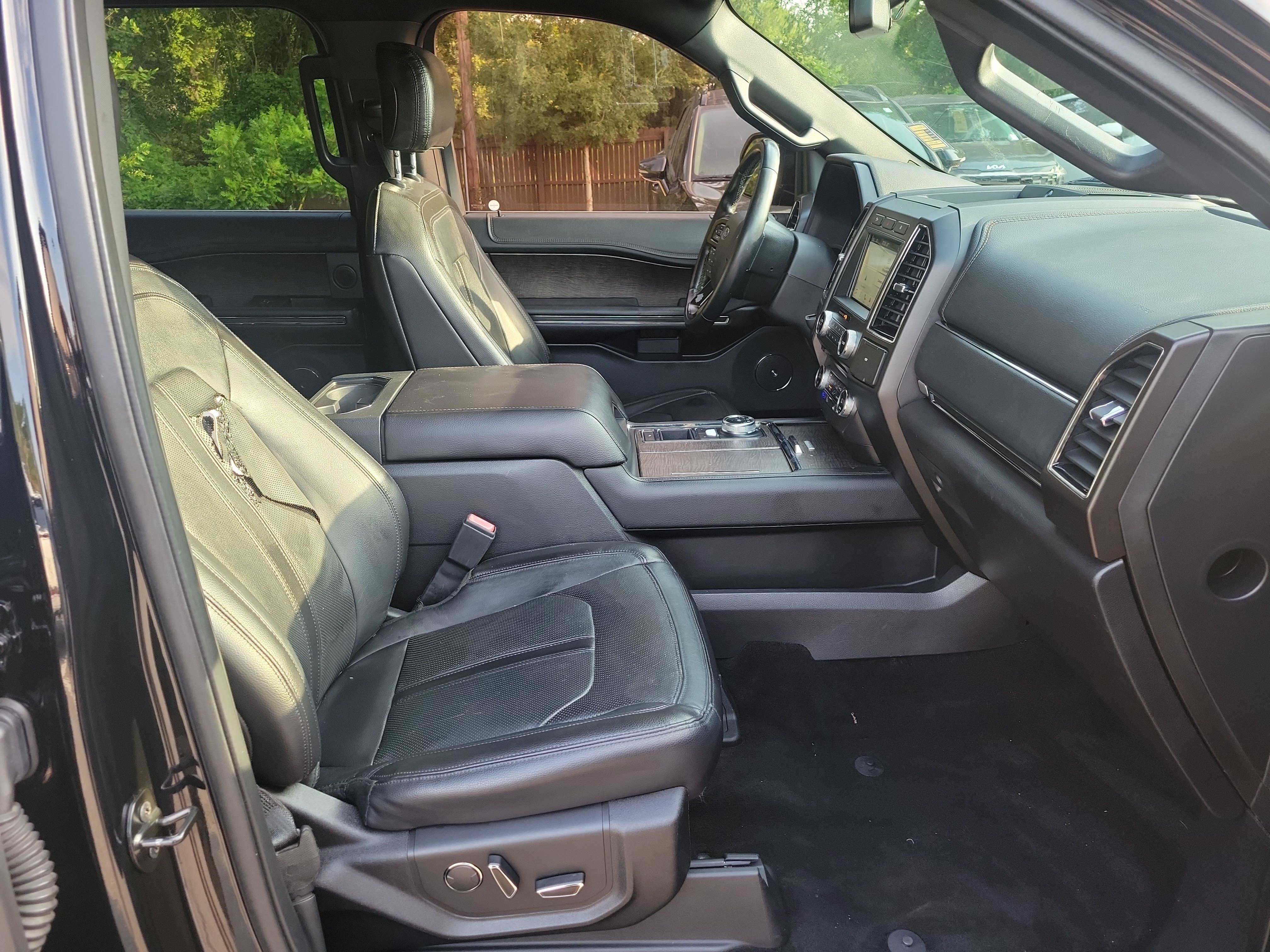 Used 2018 Ford Expedition Limited RWD image 7