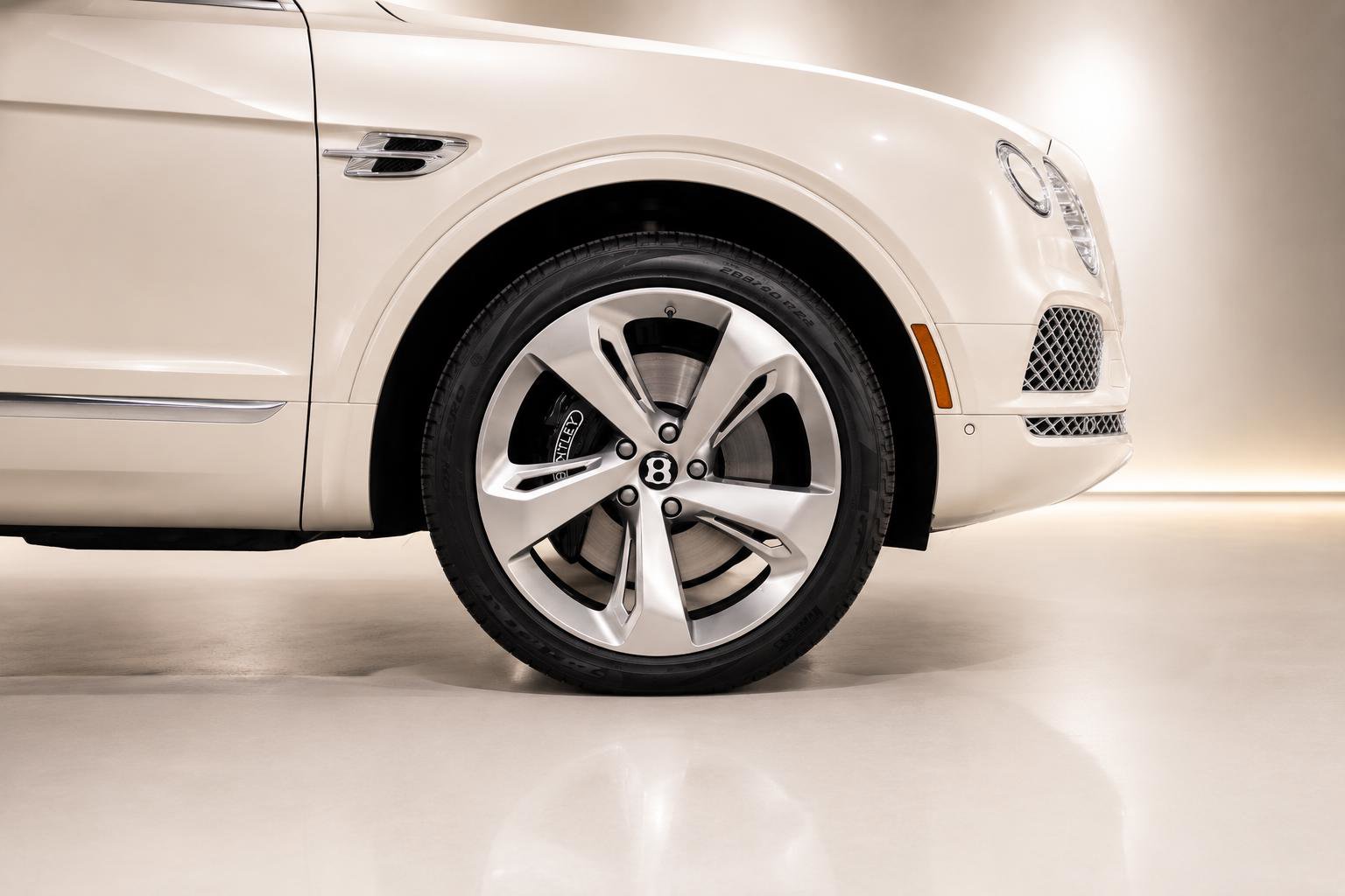 Used 2018 Bentley Bentayga AWD/4WD image 6
