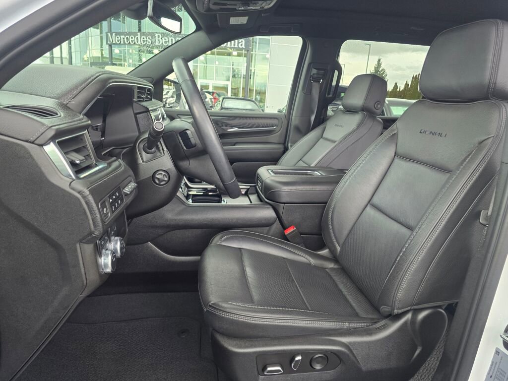 Used 2023 GMC Yukon XL Denali image 13