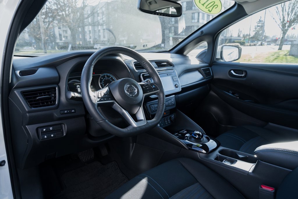 Used 2019 Nissan Leaf SV w/ SV Technology Package image 19