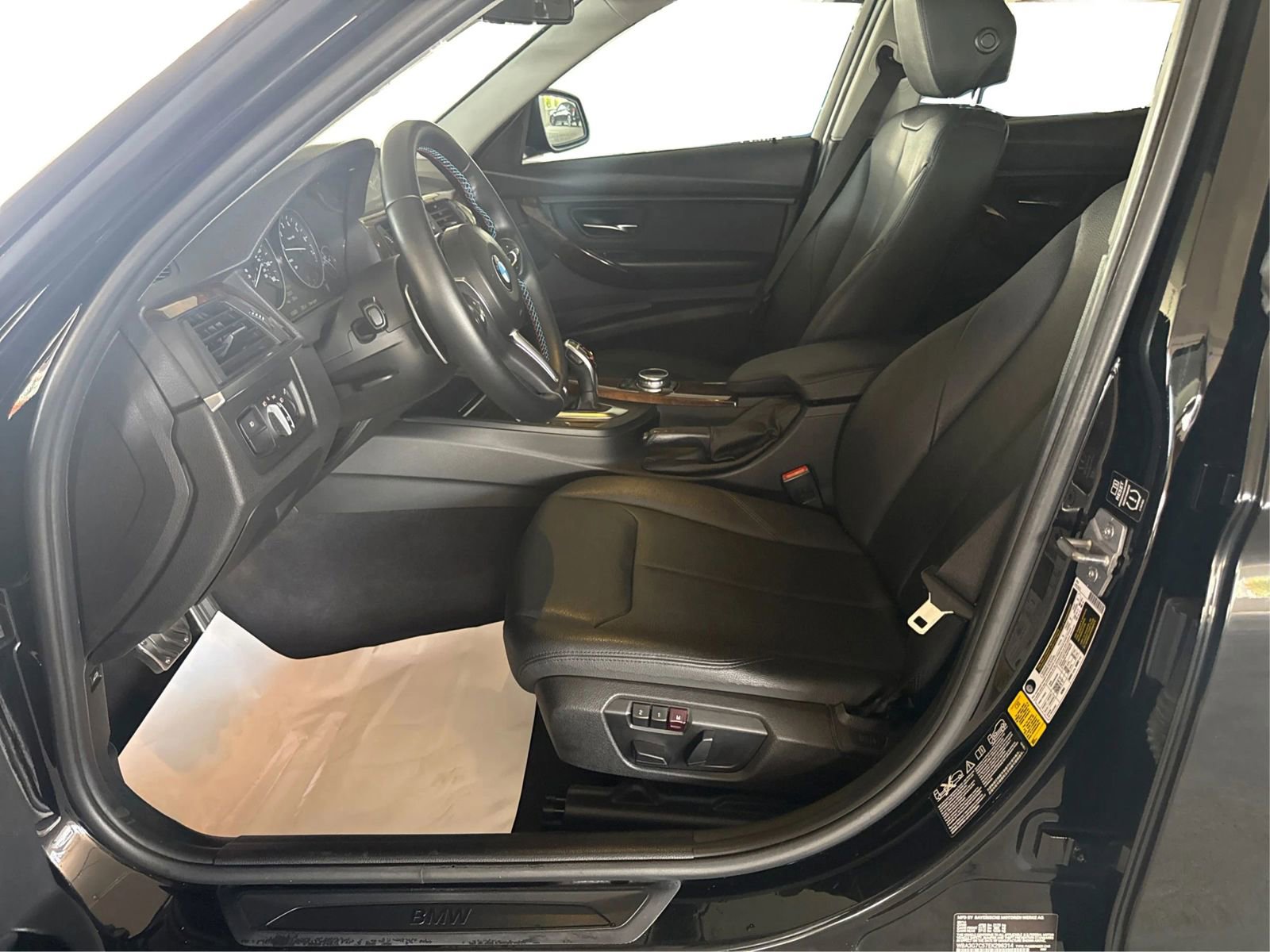 Used 2014 BMW 328i xDrive Wagon image 9