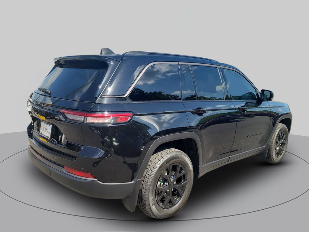 New 2026 Jeep Grand Cherokee Altitude RWD image 3