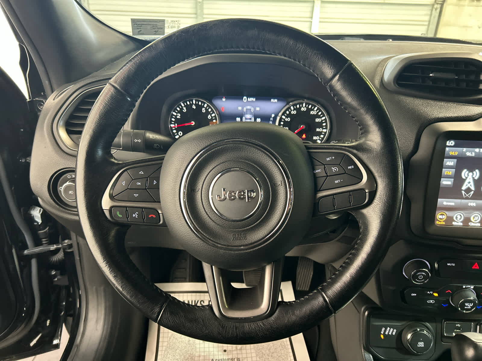 Used 2019 Jeep Renegade Limited w/ Quick Order Package 22P AWD/4WD image 9
