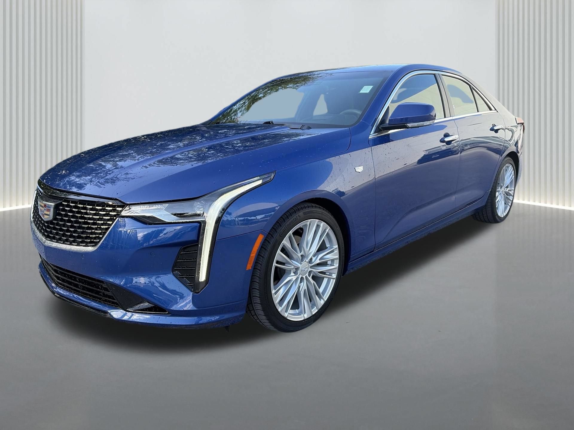 Used 2022 Cadillac CT4 Premium Luxury RWD image 2