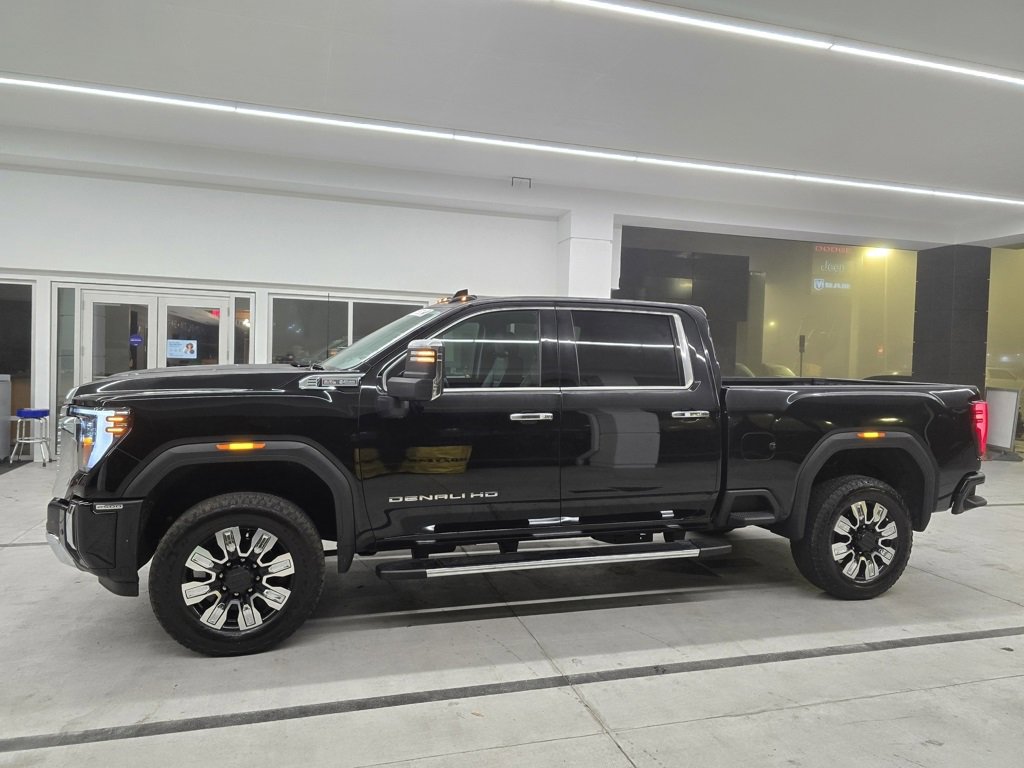 Used 2024 GMC Sierra 2500 Denali w/ Denali Reserve Package image 3