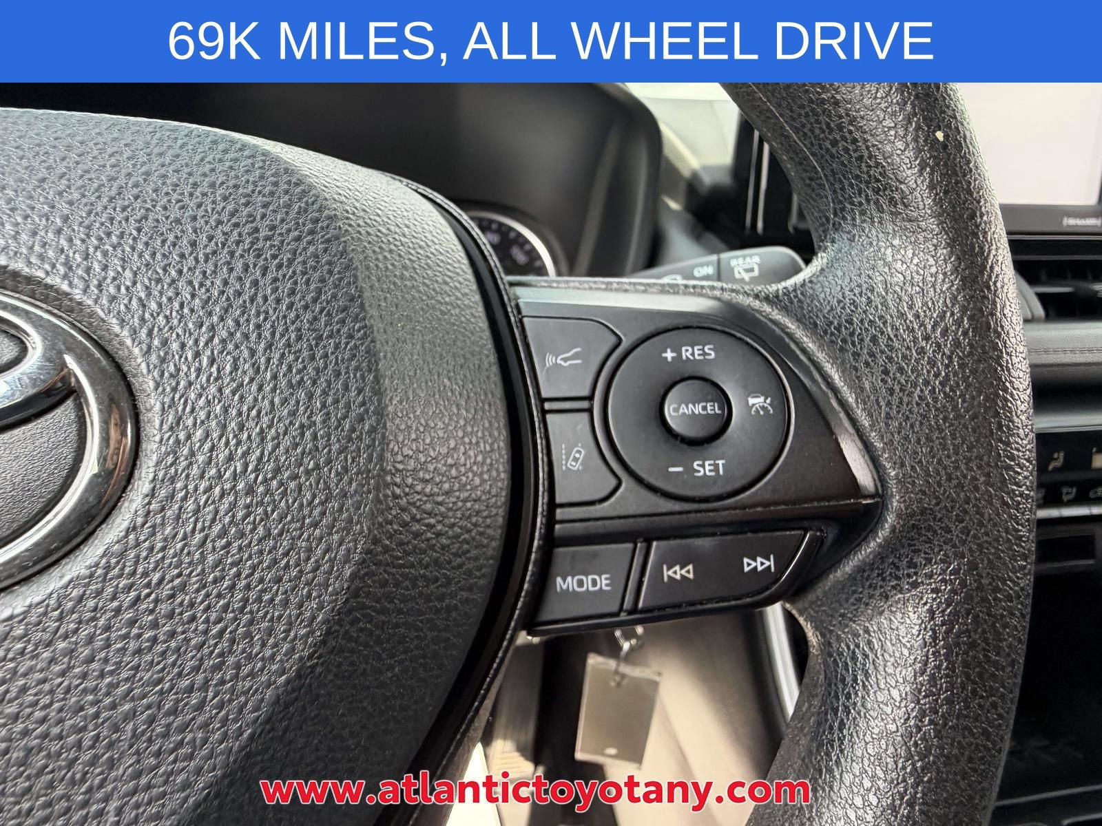 Used 2020 Toyota RAV4 LE w/ Carpet Mat Package AWD/4WD image 28