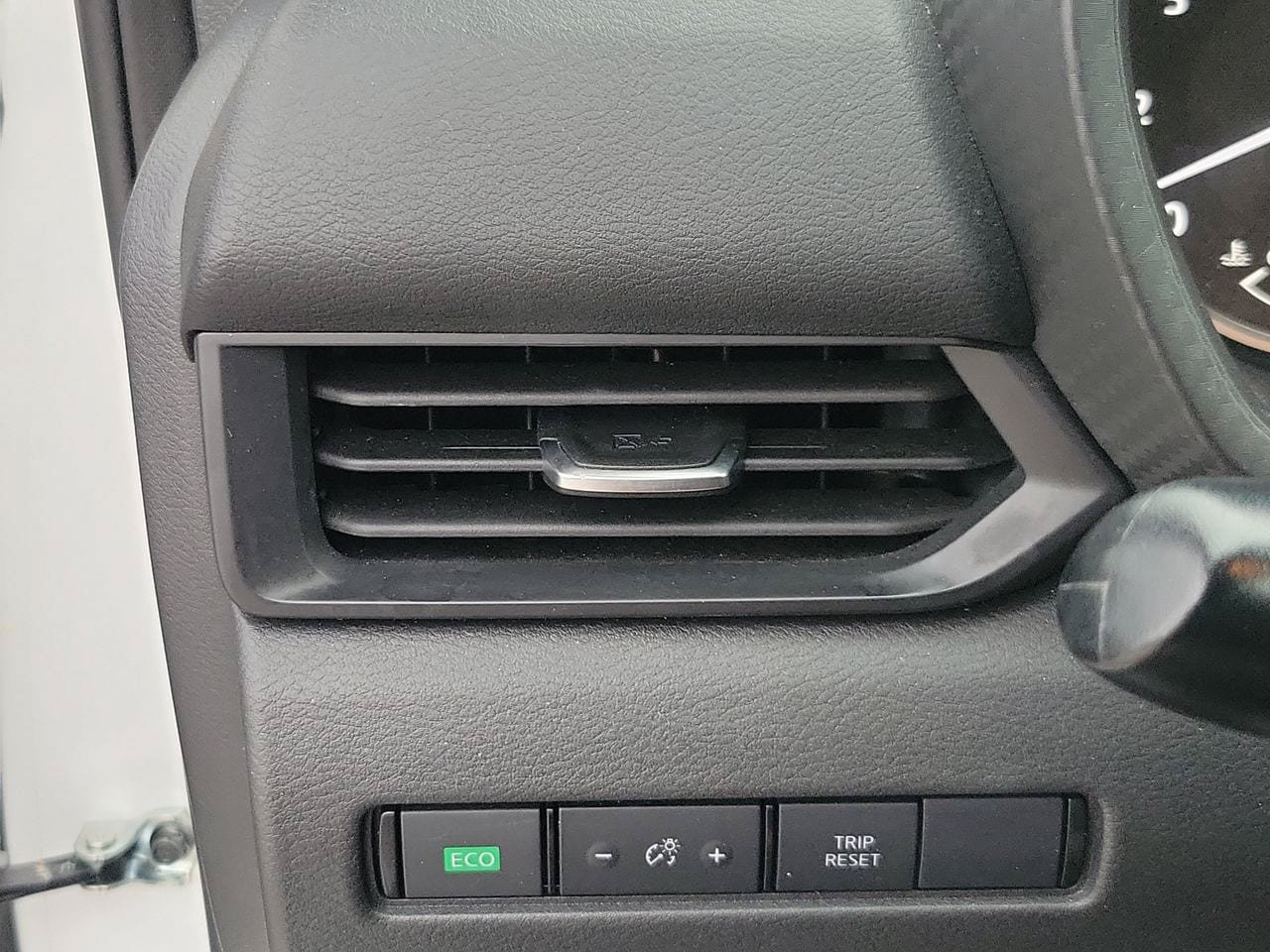 Used 2024 Nissan Sentra S FWD image 29