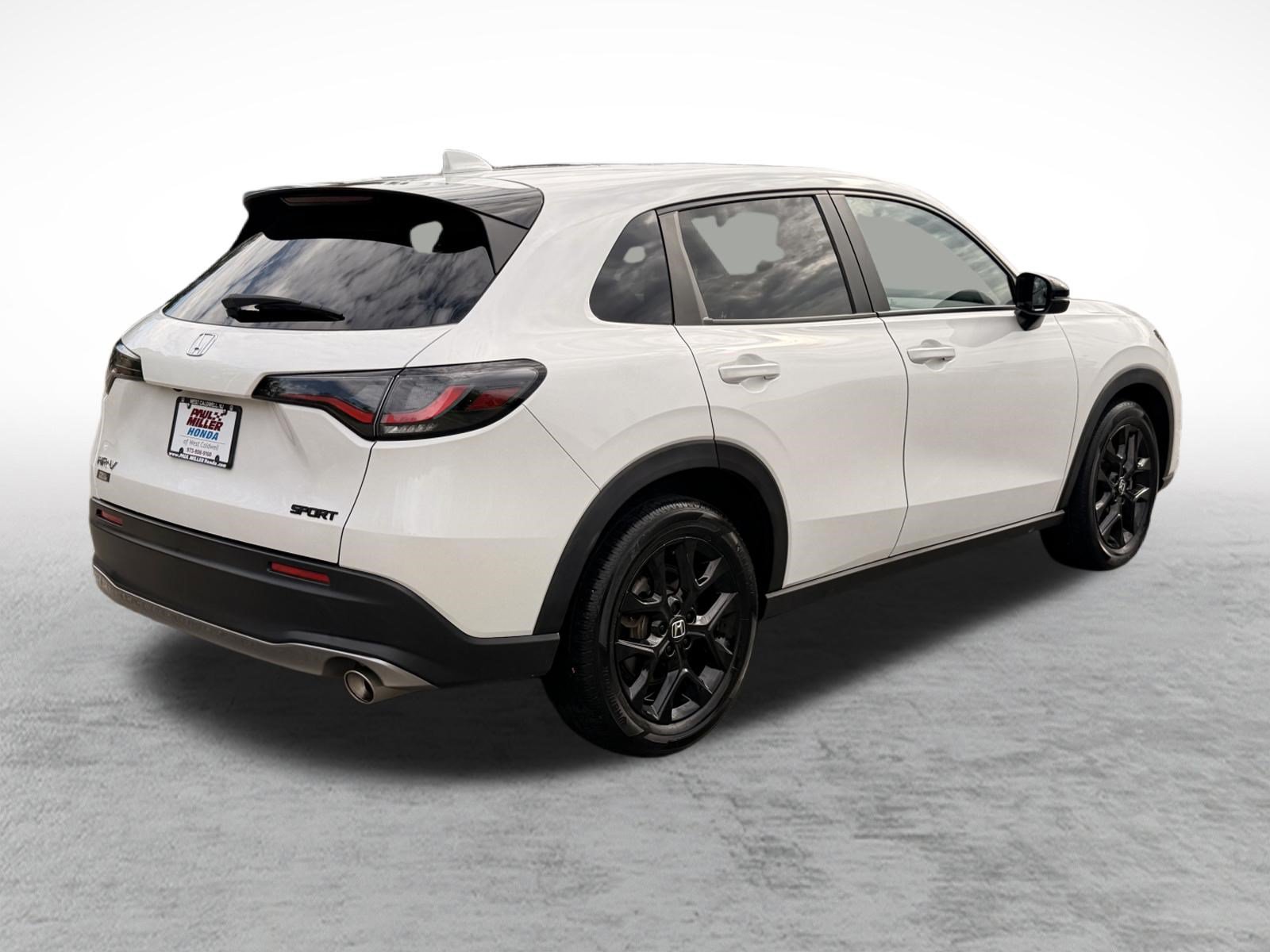 Used 2025 Honda HR-V Sport image 6