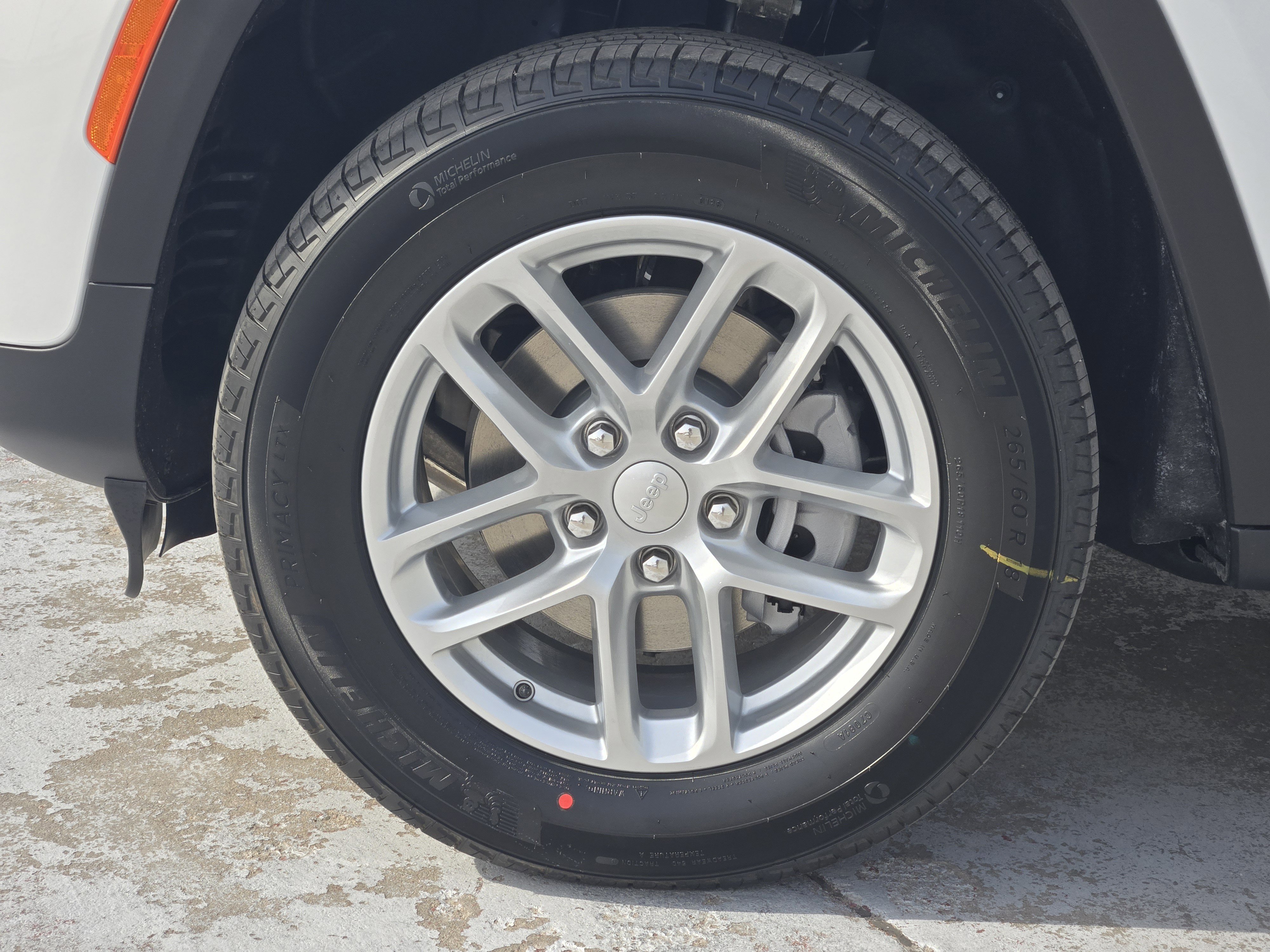 New 2026 Jeep Grand Cherokee Laredo image 10