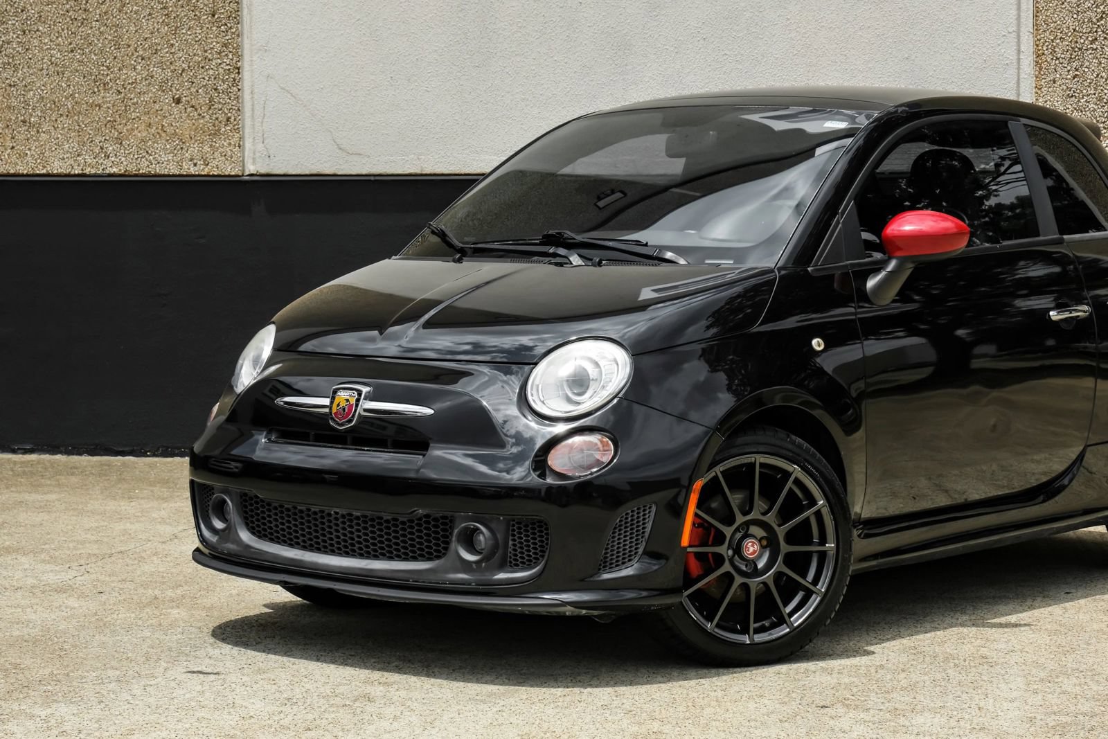 Used 2012 FIAT 500 Abarth w/ Safety & Convenience Pkg FWD image 4