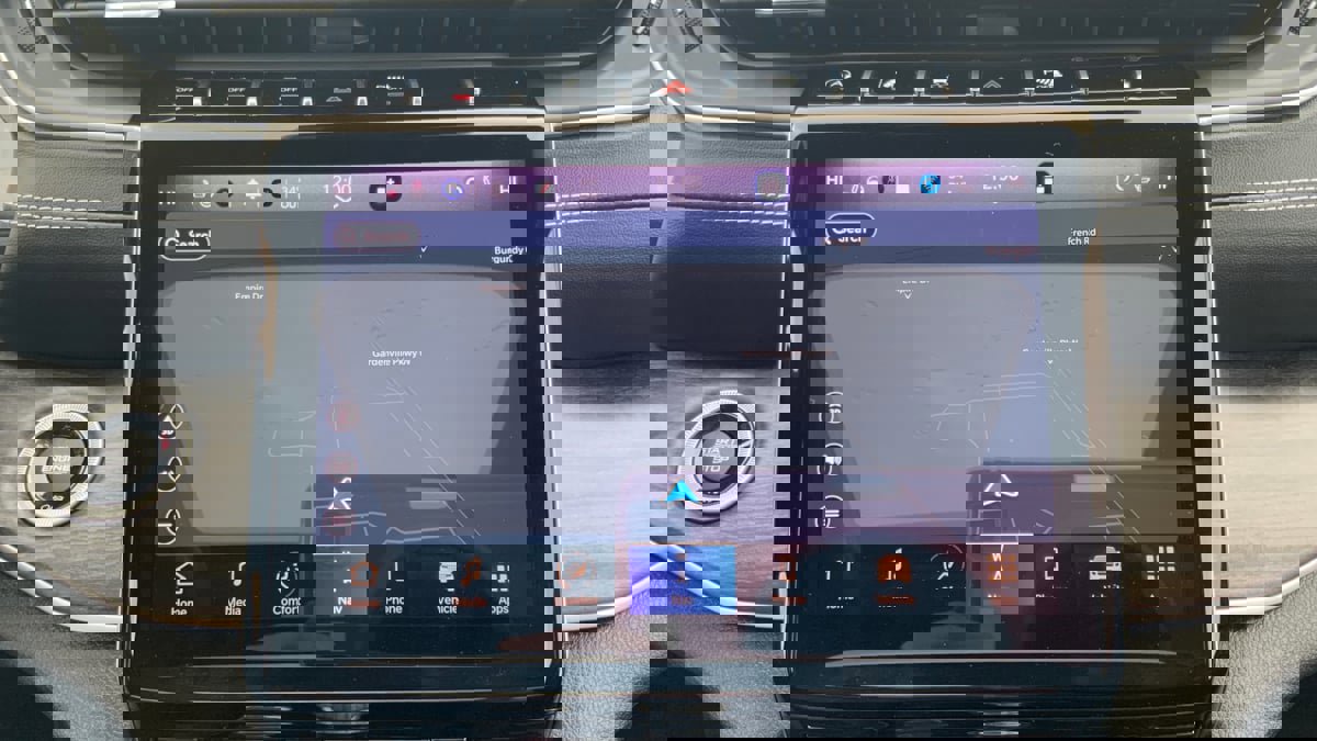 Used 2022 Jeep Grand Cherokee Limited image 33