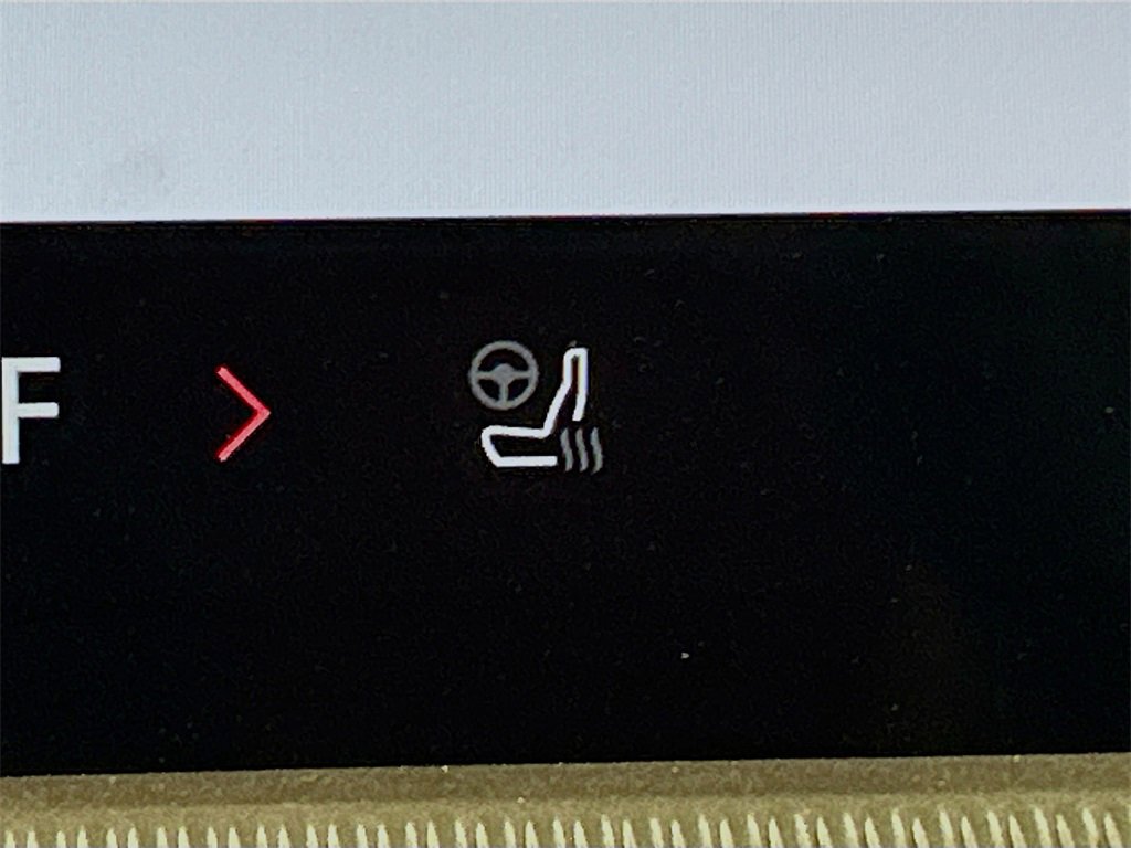 Used 2025 Ford Explorer Active w/ Active Comfort Package image 18