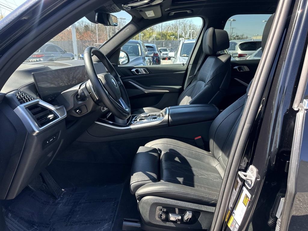 Used 2025 BMW X5 xDrive50e AWD/4WD image 26