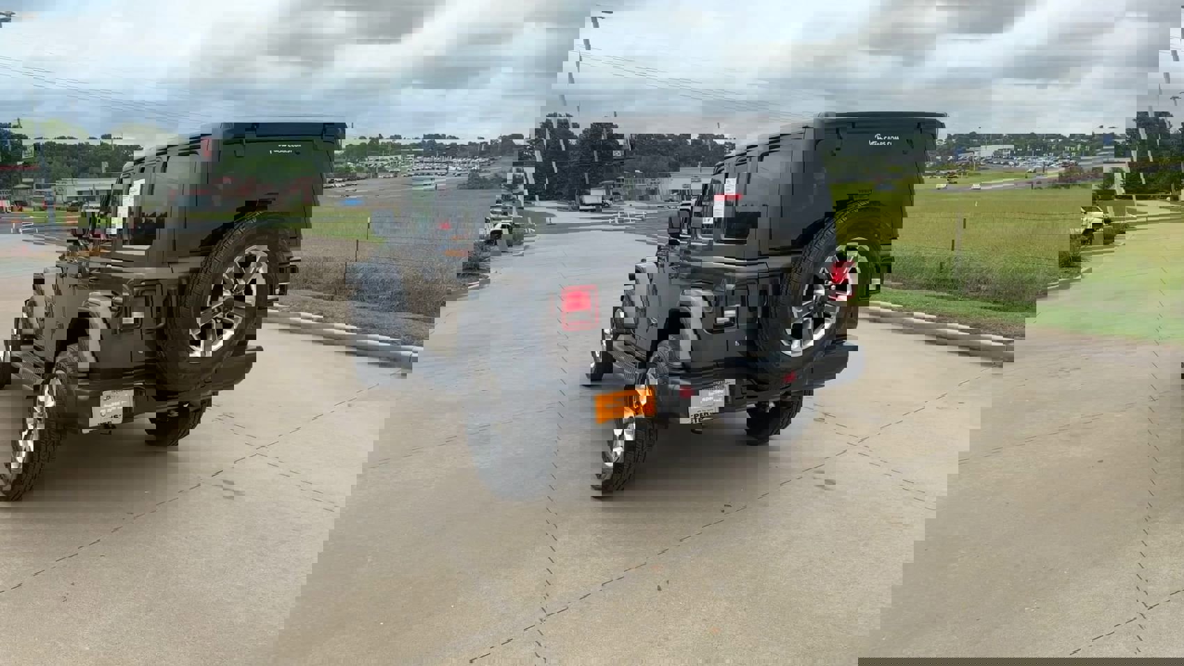 Used 2020 Jeep Wrangler Unlimited Sahara image 6