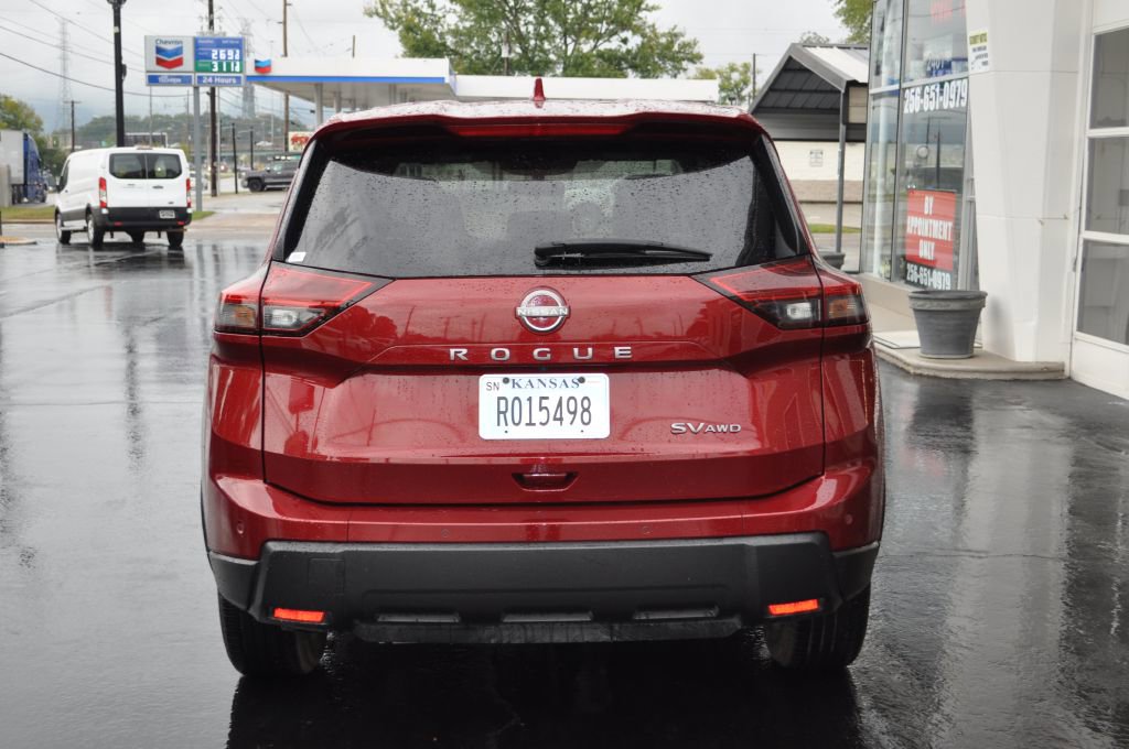 Used 2024 Nissan Rogue SV image 17