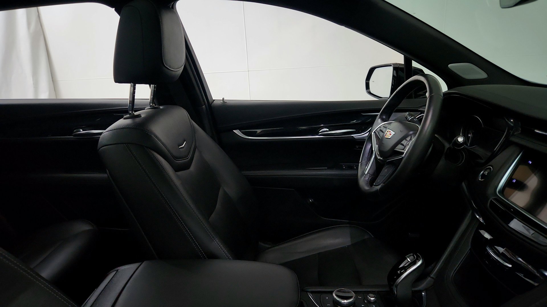 Certified 2020 Cadillac XT5 Premium Luxury w/ LPO, Floor Liner Package FWD image 30