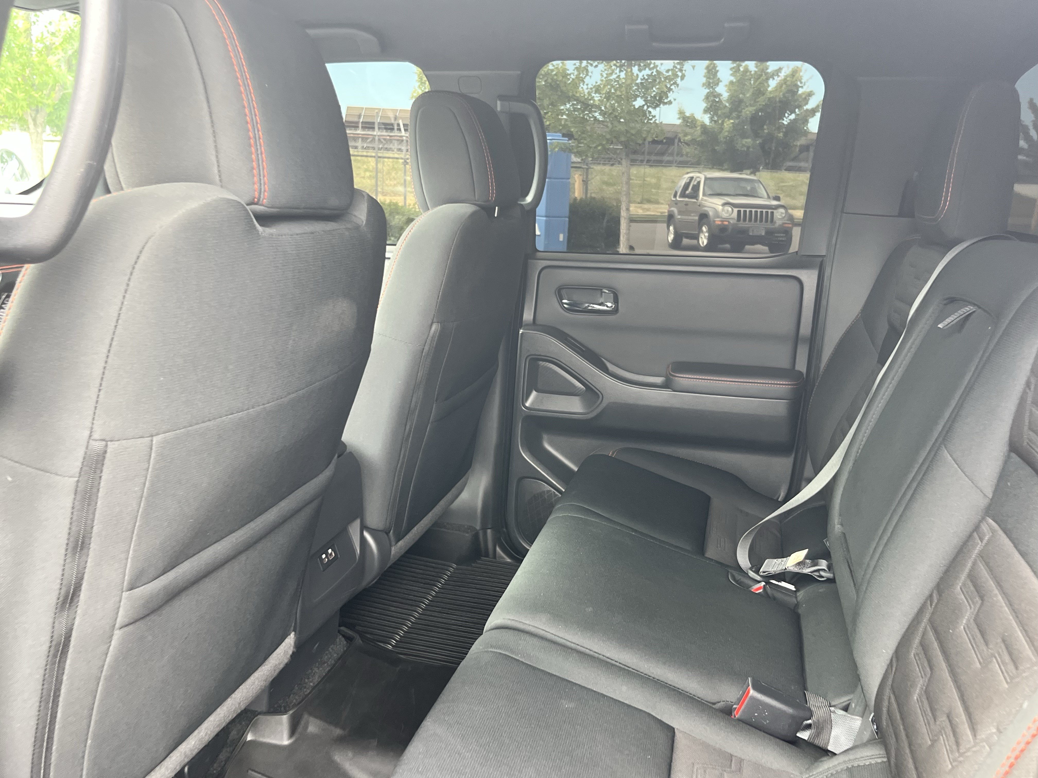 Used 2022 Nissan Frontier PRO-4X w/ Off-Road Protection Package AWD/4WD image 15