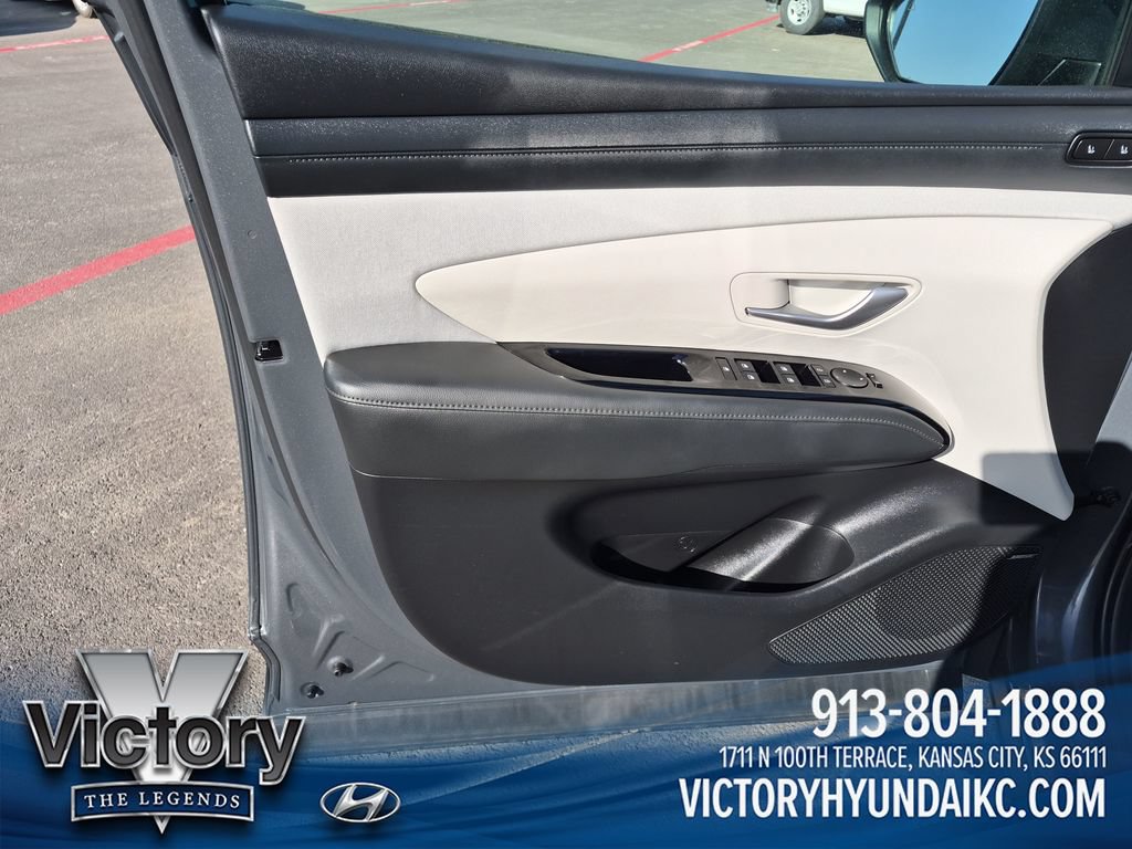 Used 2025 Hyundai Tucson Limited AWD/4WD image 10