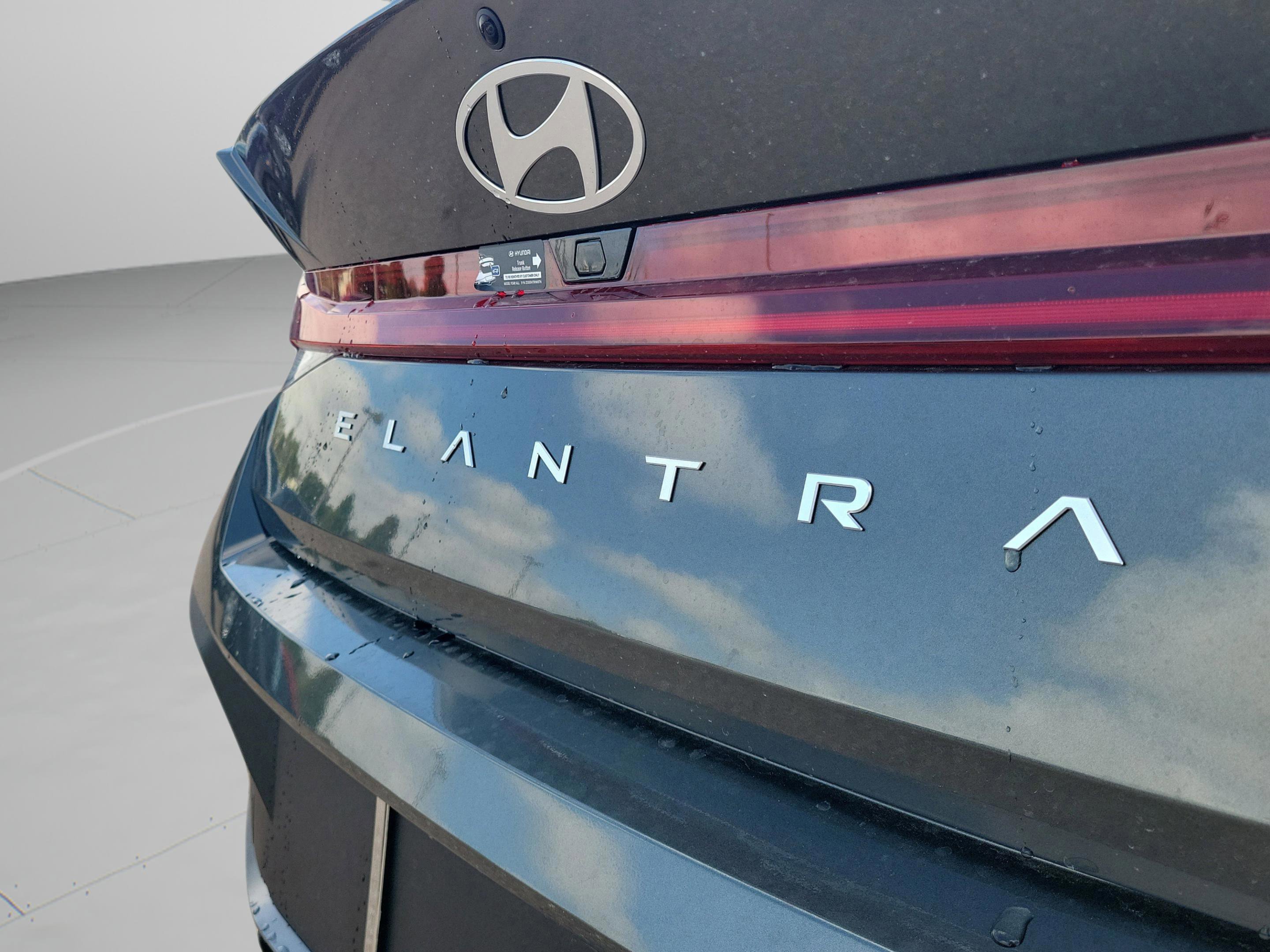 New 2026 Hyundai Elantra Blue image 16