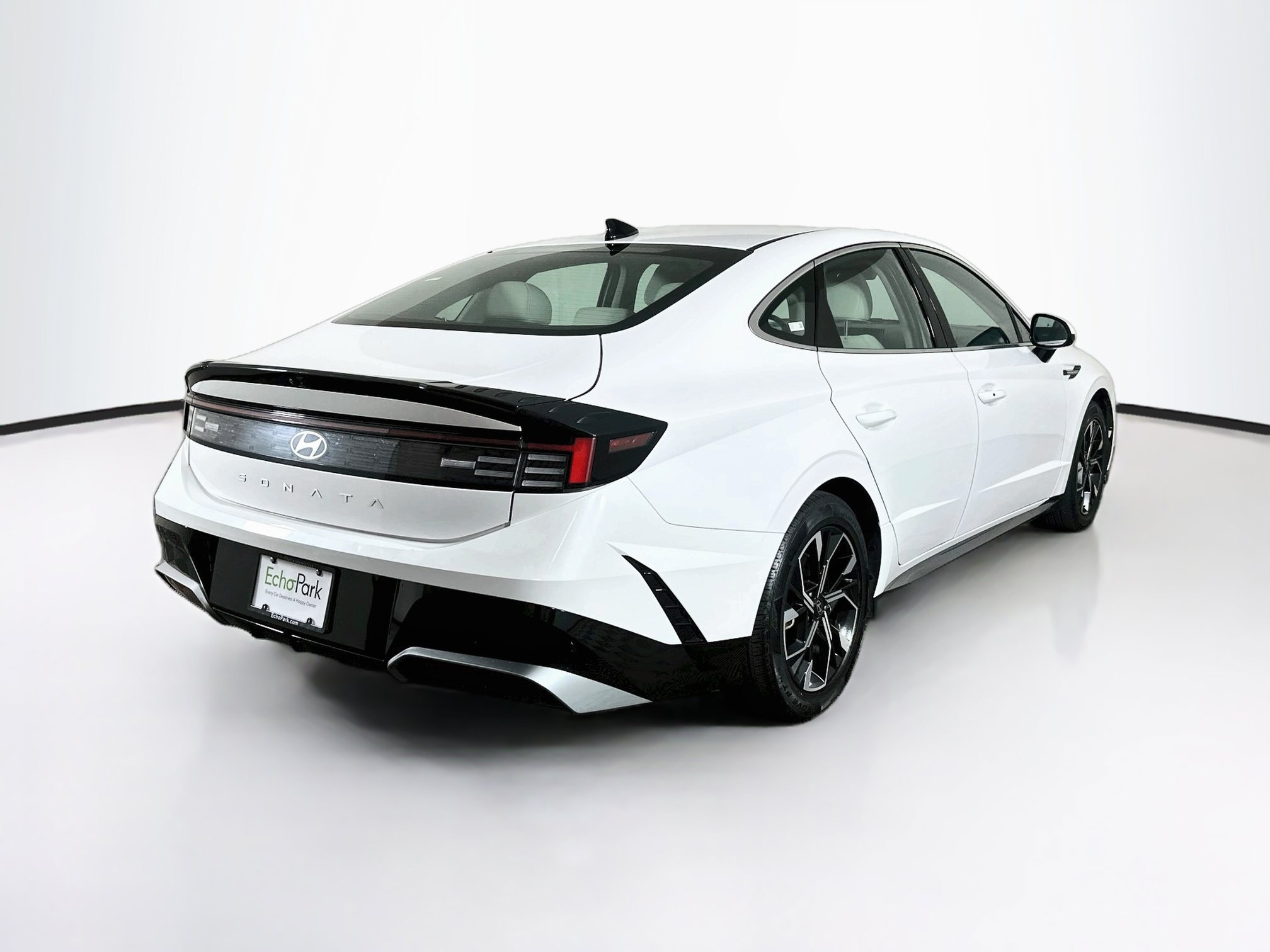 Used 2025 Hyundai Sonata SEL FWD image 9