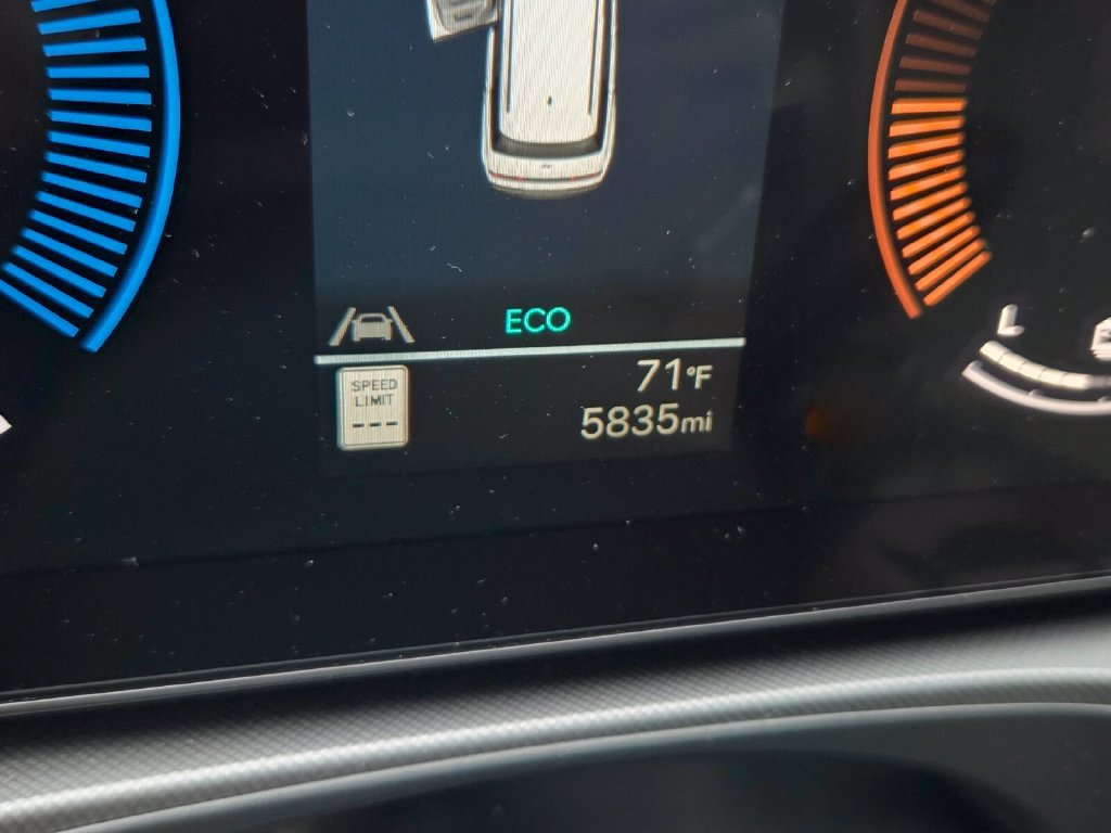 Used 2026 Hyundai Santa Fe SE FWD image 34