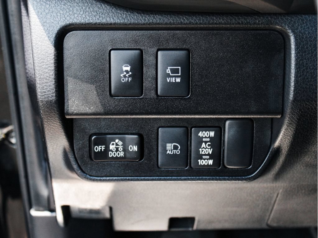 Used 2022 Toyota Tacoma Limited AWD/4WD image 12
