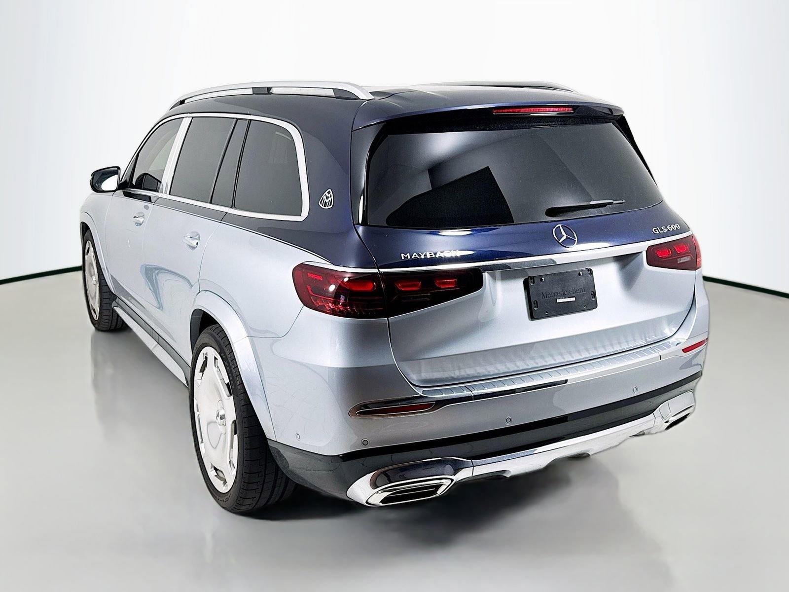 Used 2025 Mercedes-Benz Maybach GLS 600 4MATIC image 5