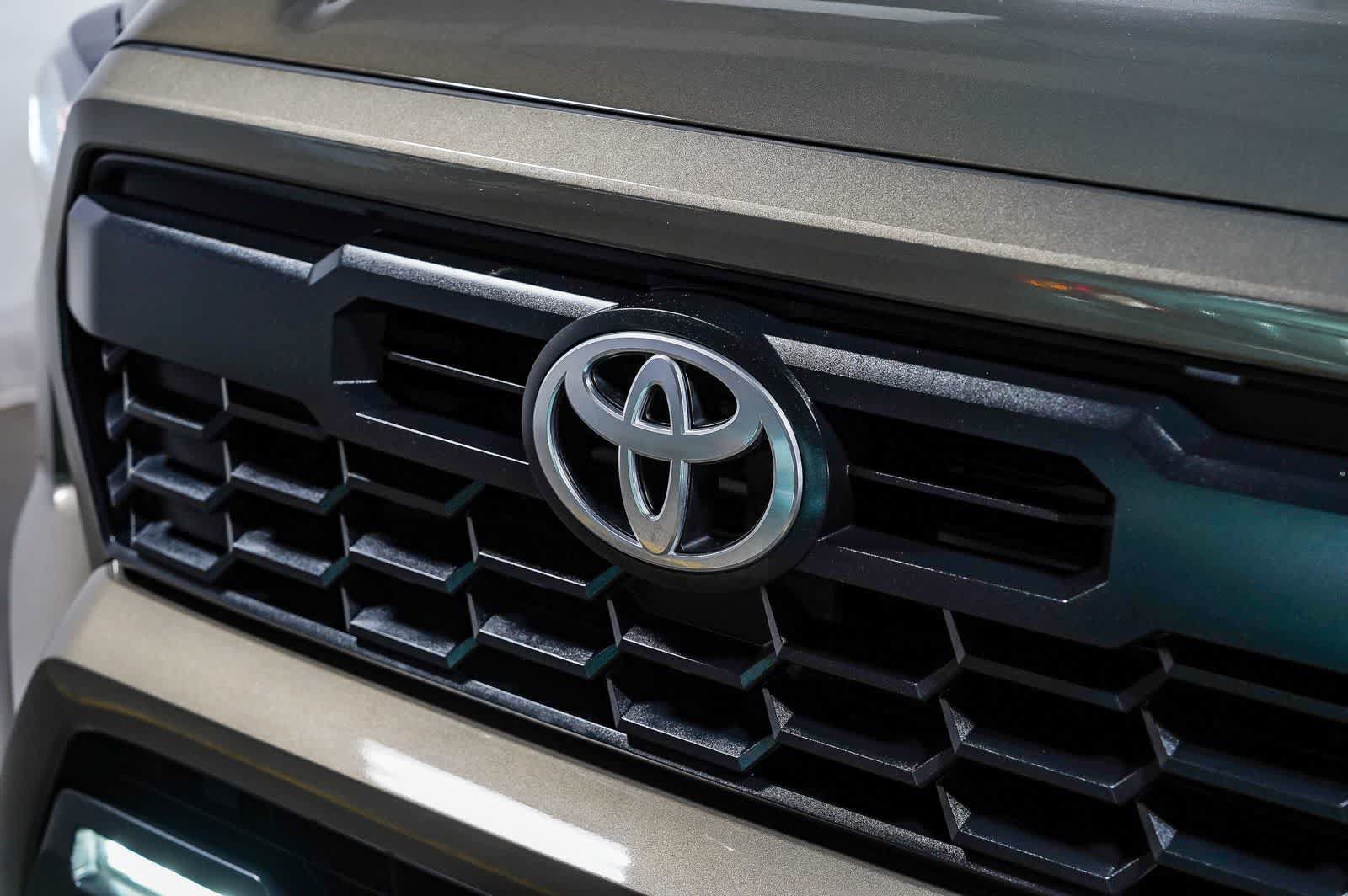Certified 2024 Toyota Tacoma TRD Sport AWD/4WD image 9