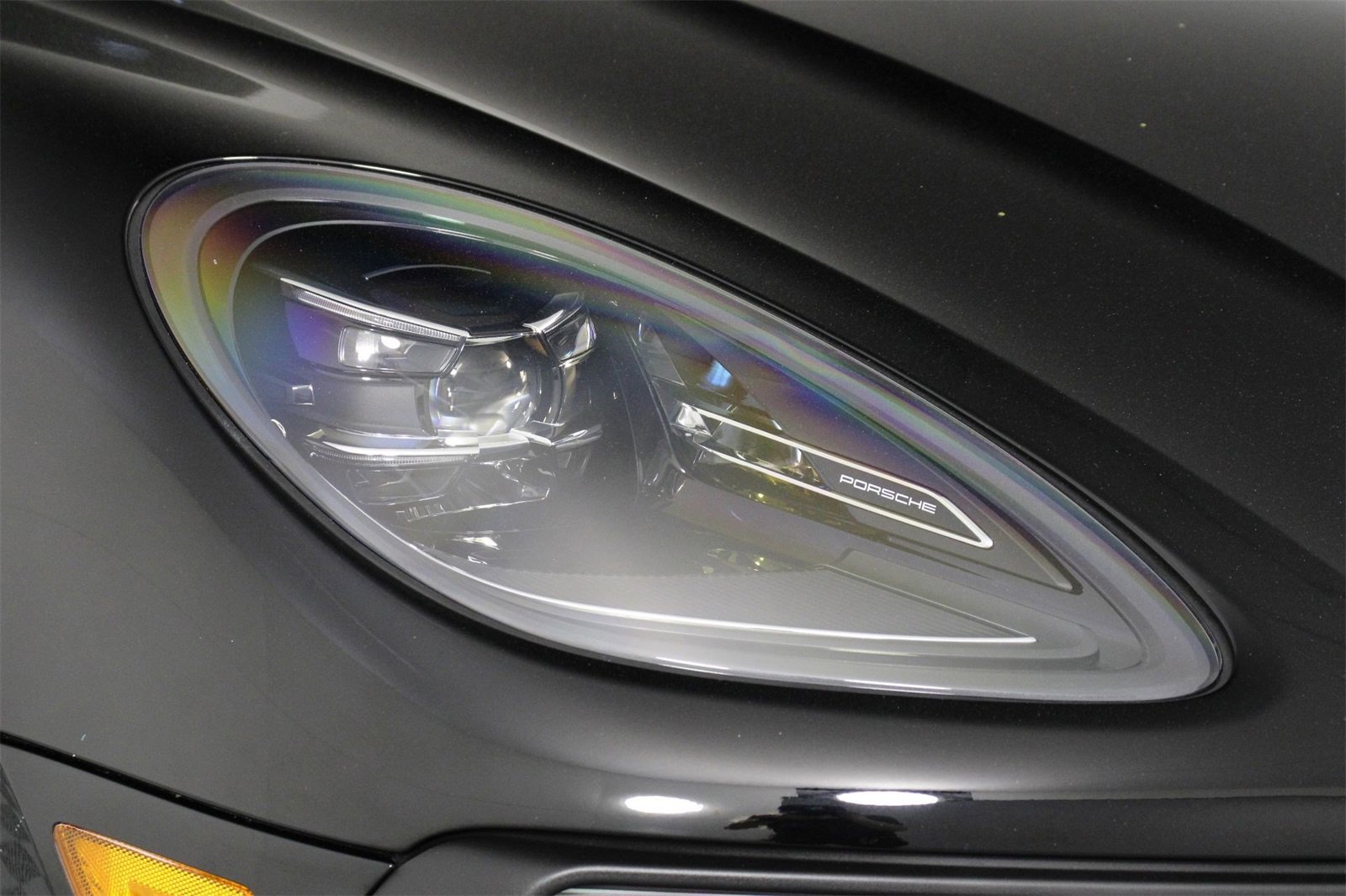 Used 2025 Porsche Macan image 28