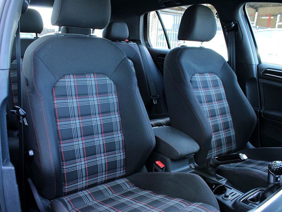 Used 2017 Volkswagen GTI Sport image 25