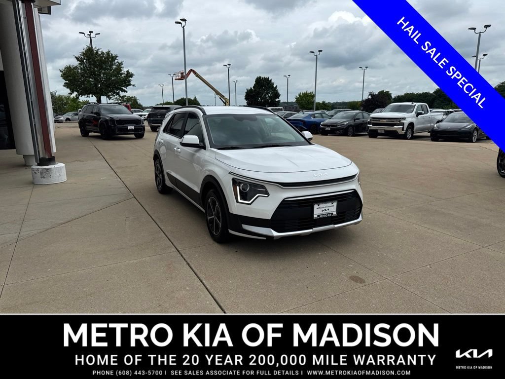 Used 2025 Kia Niro EX FWD image 7
