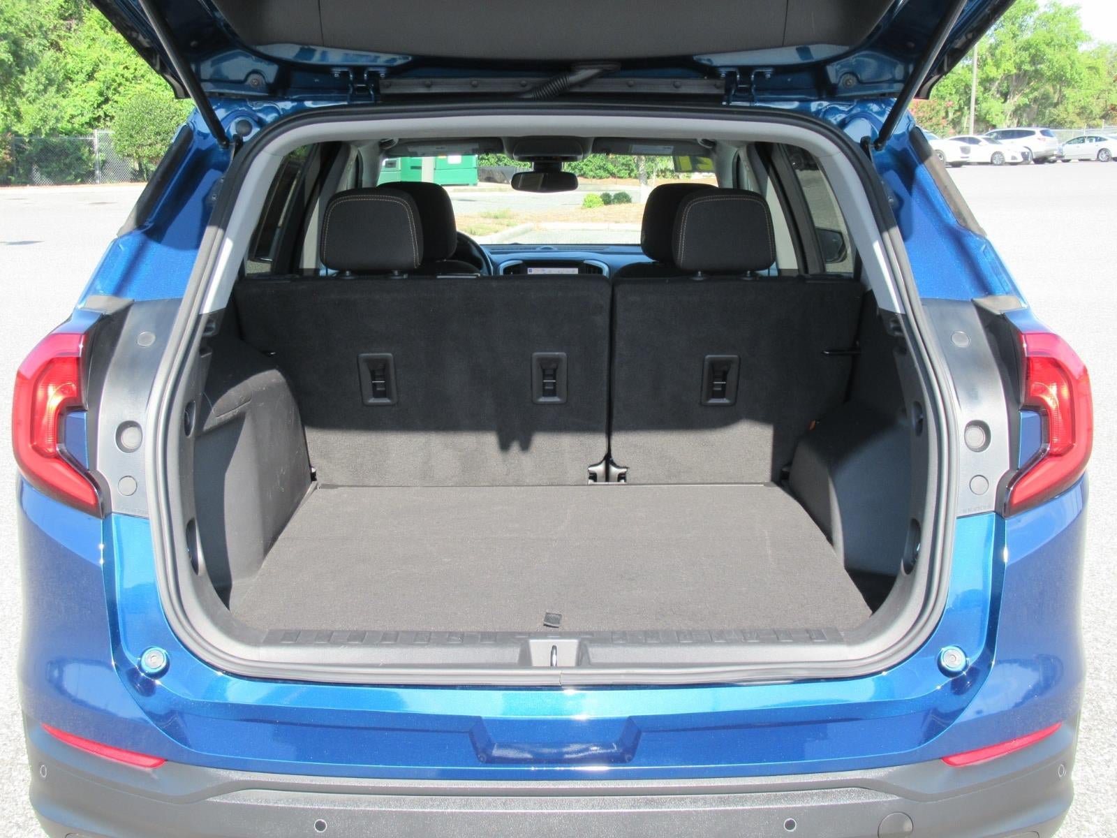 Used 2021 GMC Terrain SLE w/ Driver Convenience Package FWD image 33
