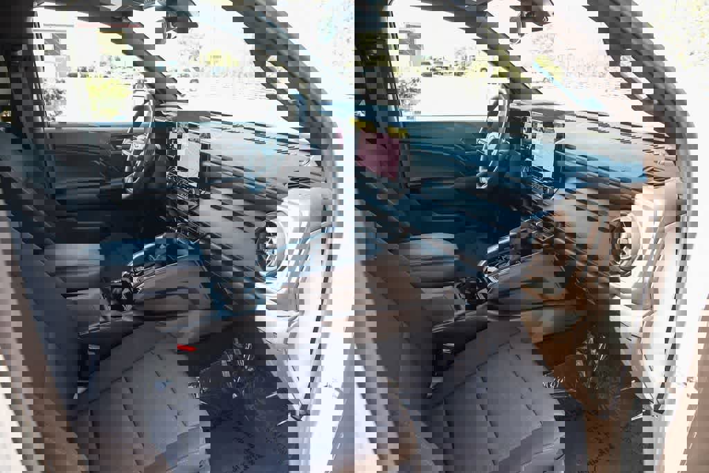 Used 2025 Chevrolet Colorado W/T image 13