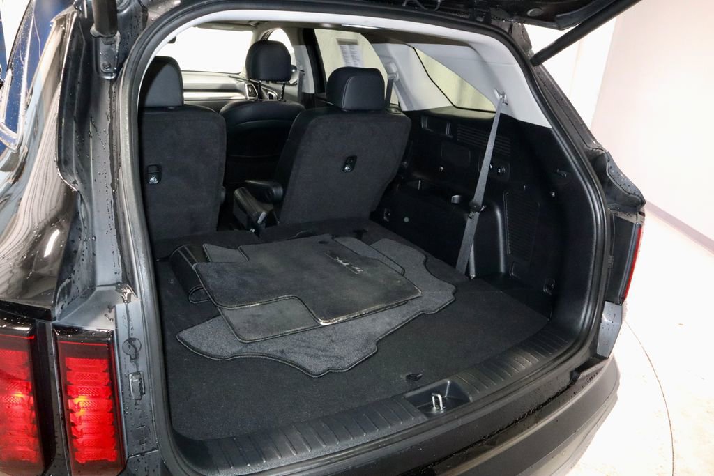 Used 2022 Kia Sorento EX w/ Panoramic Sunroof Package AWD/4WD image 14