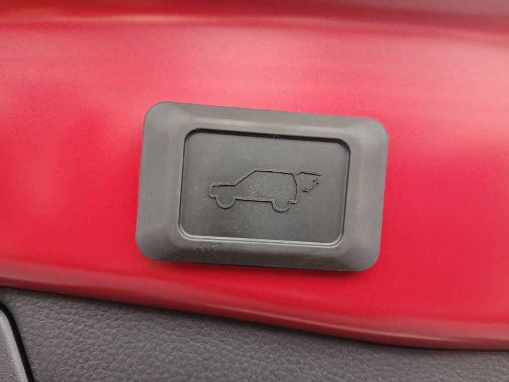 New 2025 Toyota RAV4 SE image 11