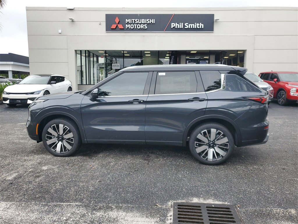 New 2025 Mitsubishi Outlander SEL image 4