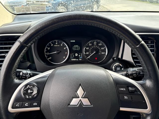 Used 2014 Mitsubishi Outlander SE AWD/4WD image 20