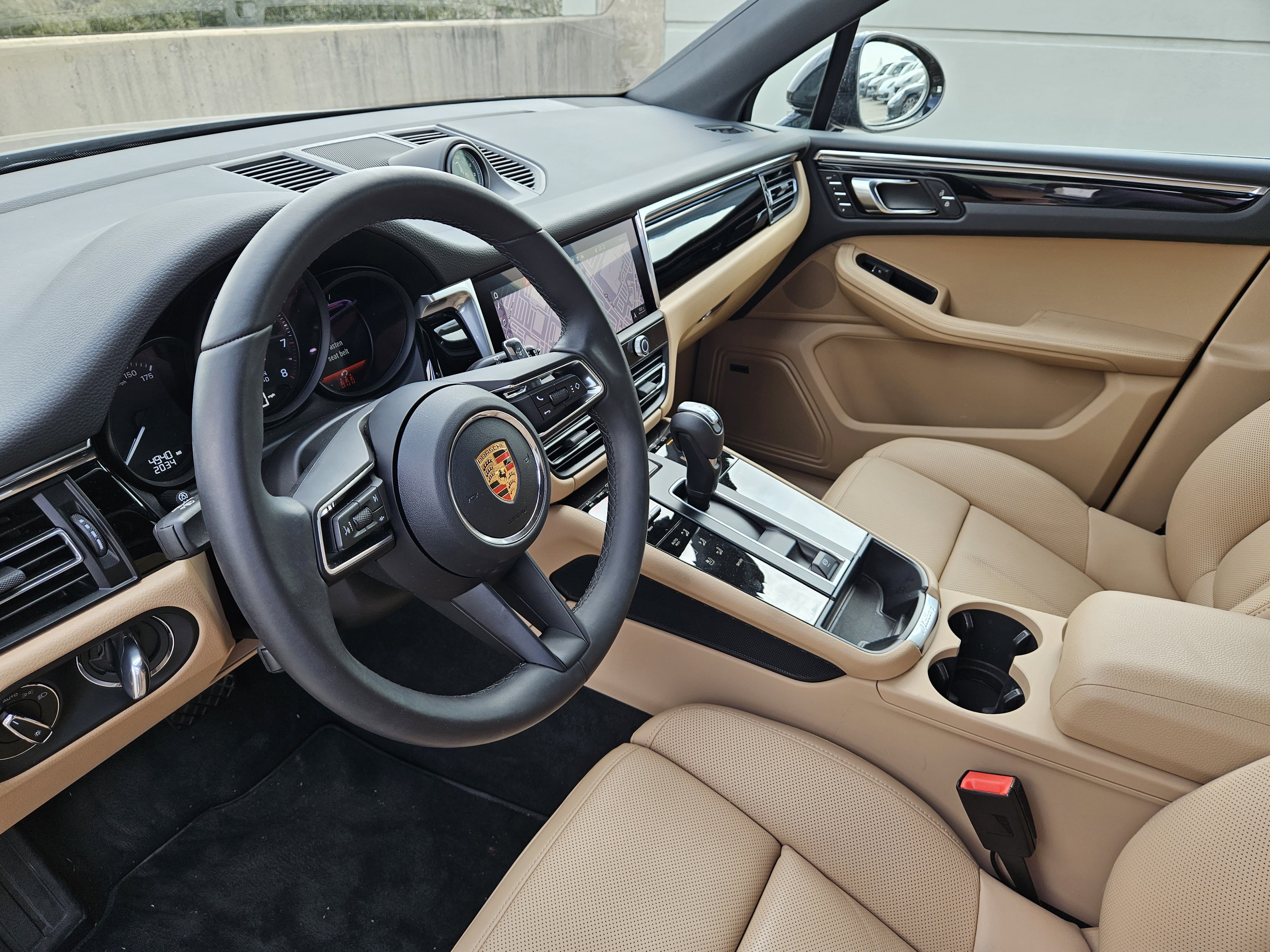 Certified 2026 Porsche Macan image 4