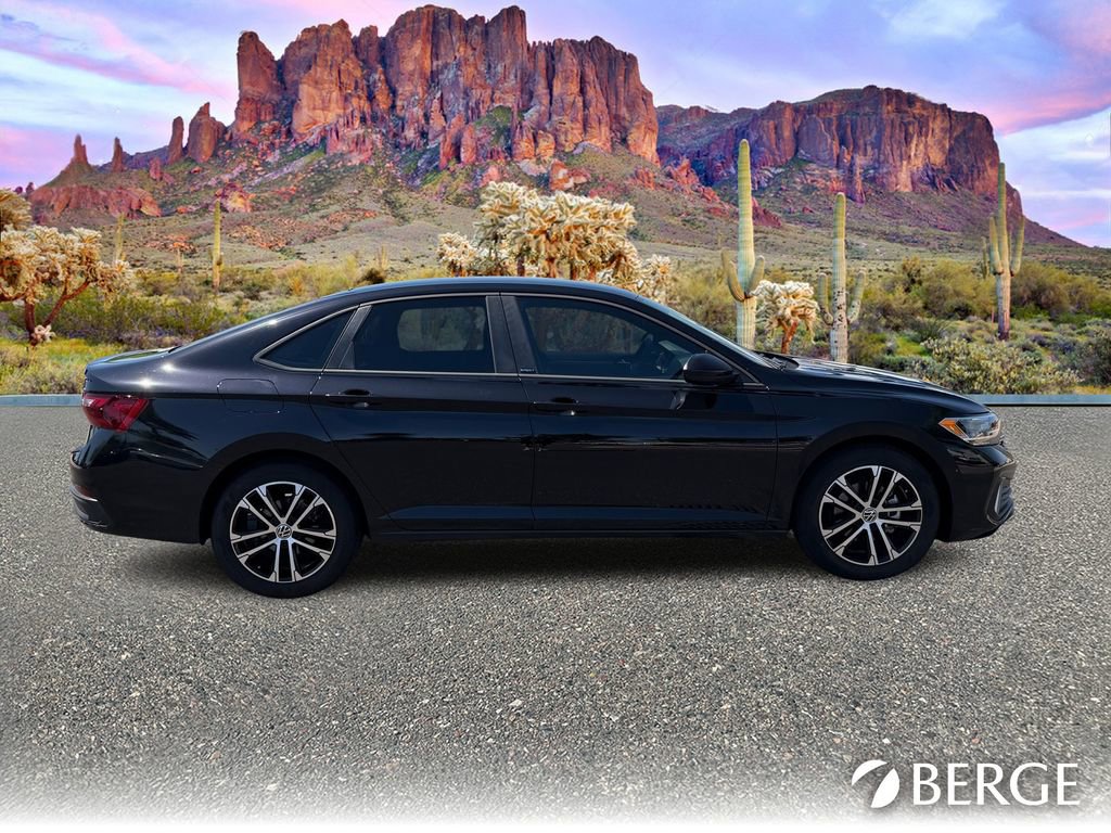 Used 2024 Volkswagen Jetta Sport image 9