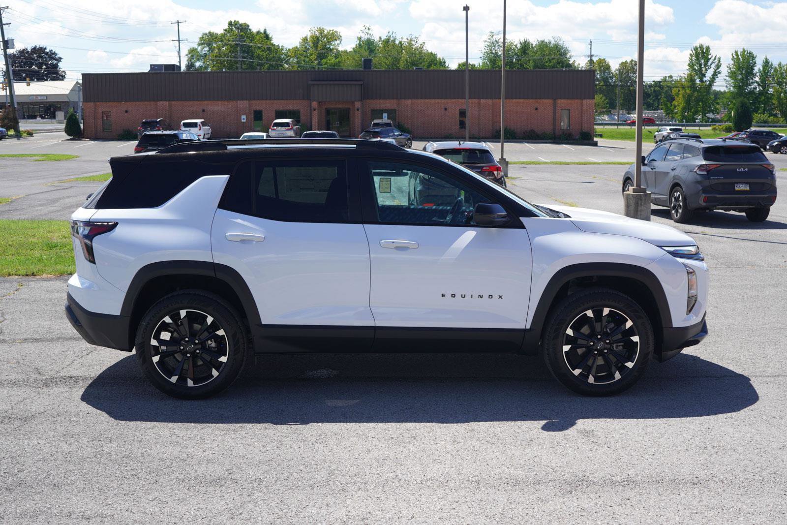 New 2026 Chevrolet Equinox RS w/ Convenience Package III video 2