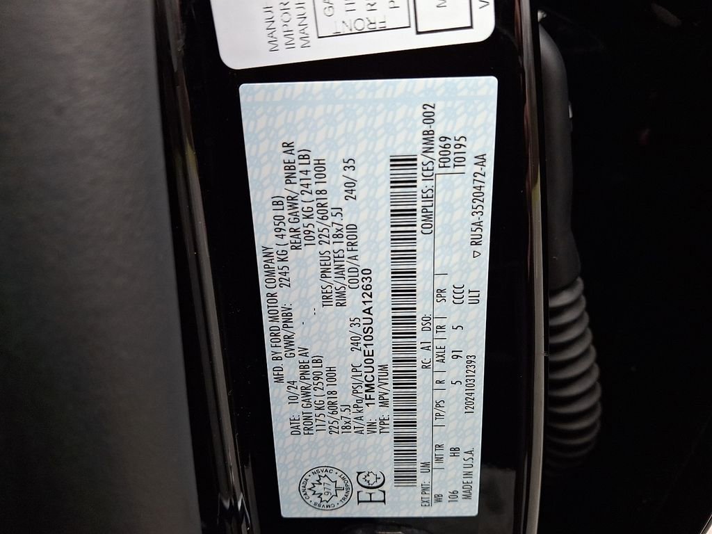 Used 2025 Ford Escape SE image 28