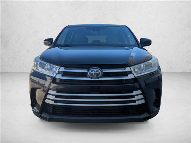 Used 2019 Toyota Highlander LE video 2
