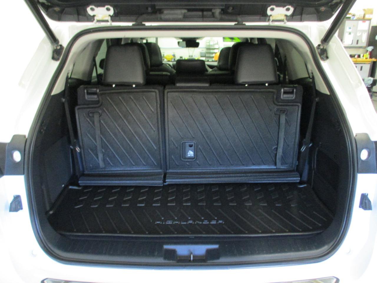 Used 2022 Toyota Highlander Limited AWD/4WD image 18