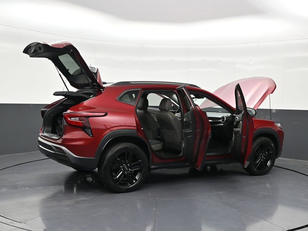 Used 2024 Chevrolet Trax ACTIV FWD image 31