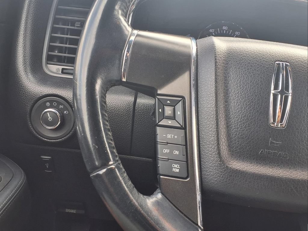 Used 2015 Lincoln Navigator L 2WD image 22