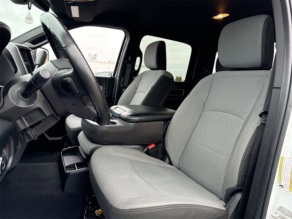 Used 2024 RAM 3500 Big Horn image 11