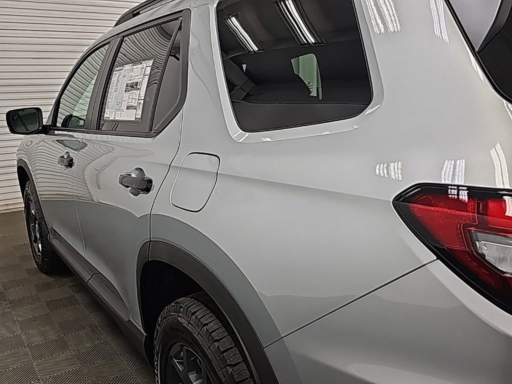 New 2026 Honda Pilot TrailSport image 6