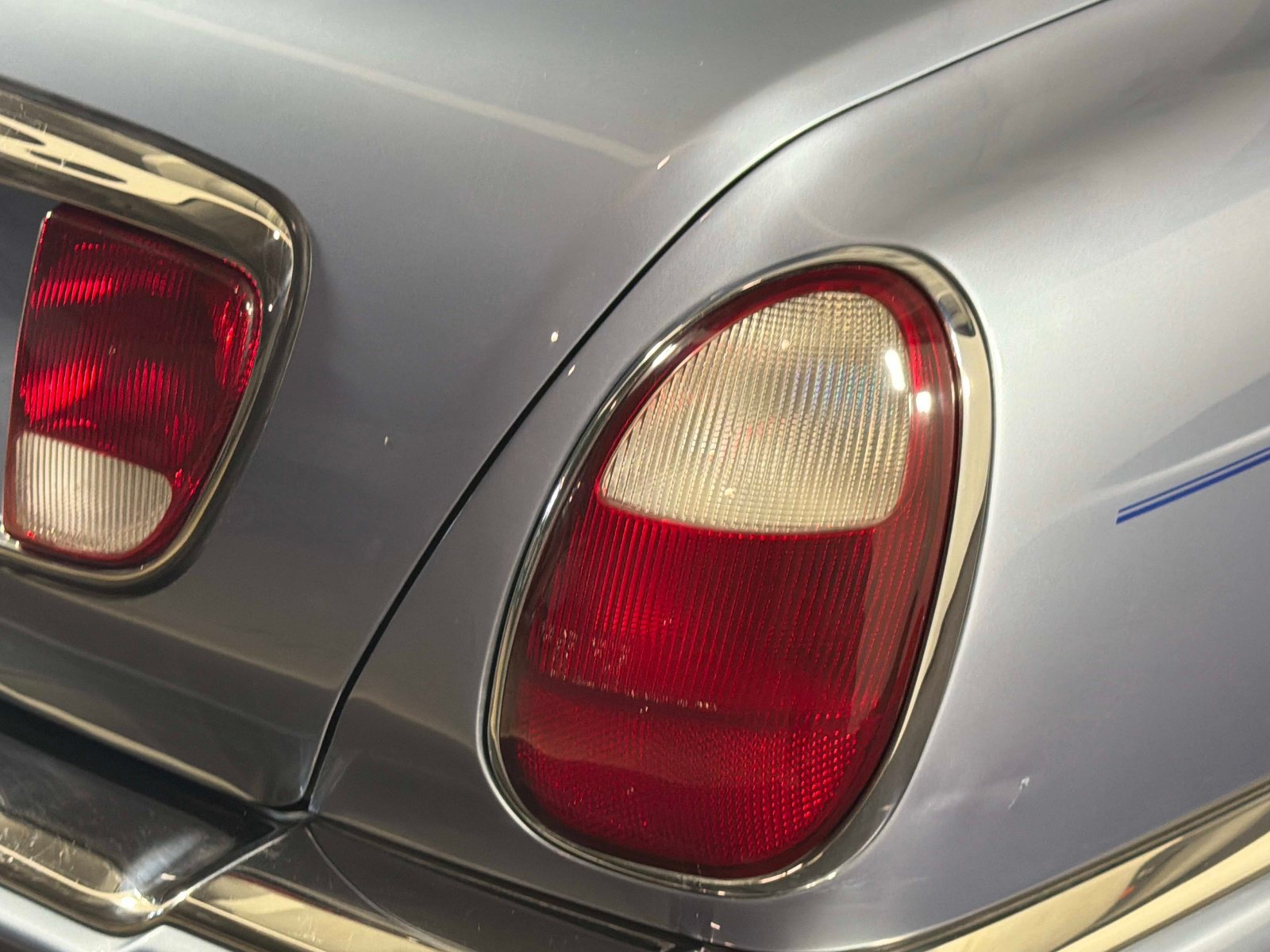 Used 2000 Rolls-Royce Corniche RWD image 17