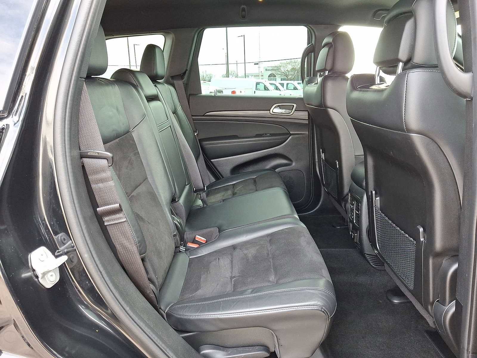 Used 2022 Jeep Grand Cherokee Laredo X image 32